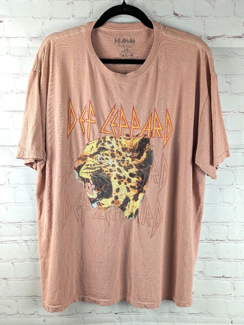 Def Leppard Light Pink Leopard Graphic Band Tee - Large